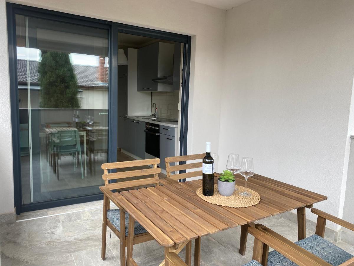 Pinezići M Plus Residence מראה חיצוני תמונה
