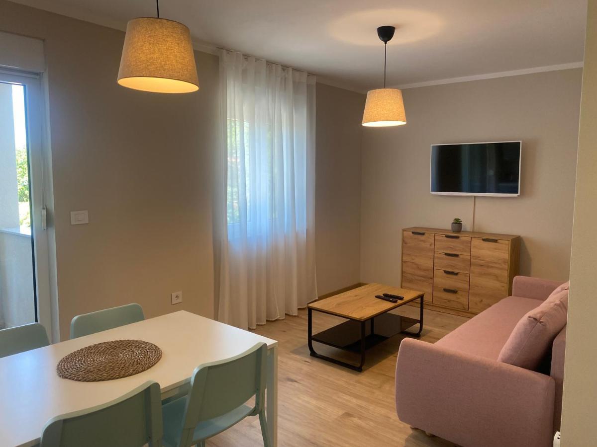 Pinezići M Plus Residence מראה חיצוני תמונה